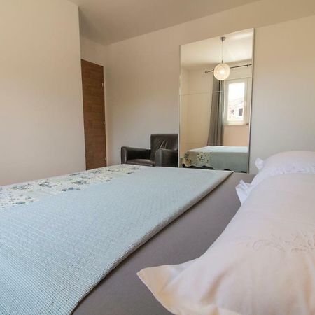 Apartman S Bazenom U Centru Apartment Makarska Exterior photo