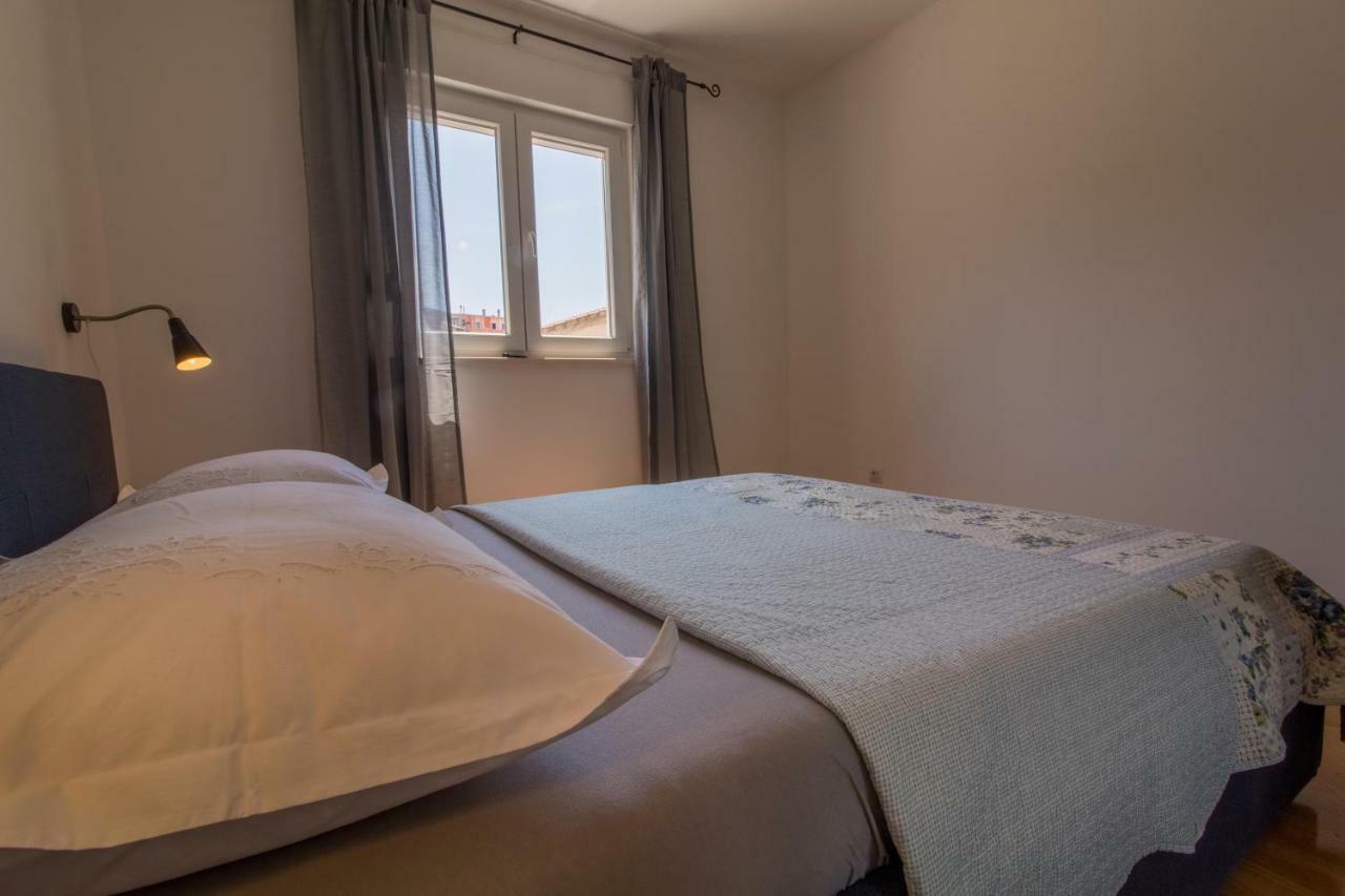 Apartman S Bazenom U Centru Apartment Makarska Exterior photo
