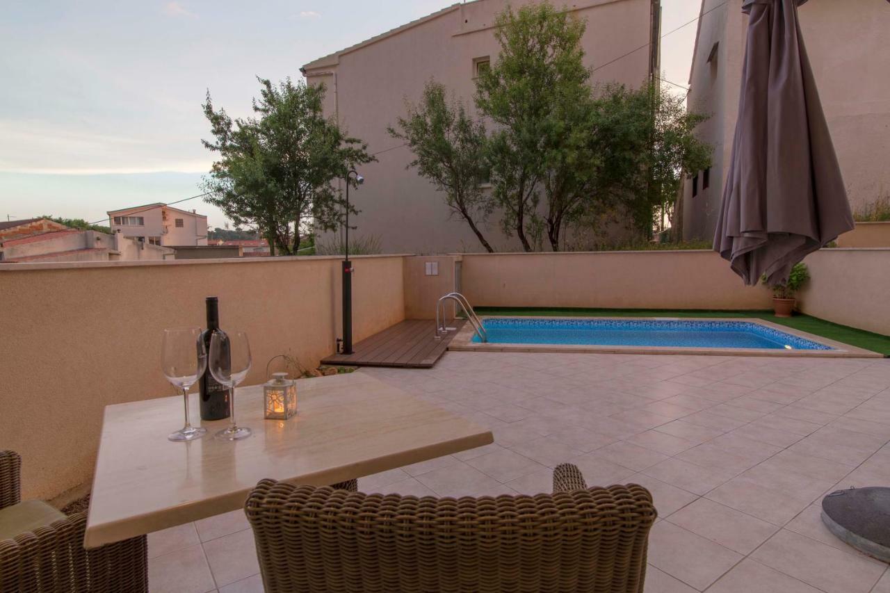 Apartman S Bazenom U Centru Apartment Makarska Exterior photo