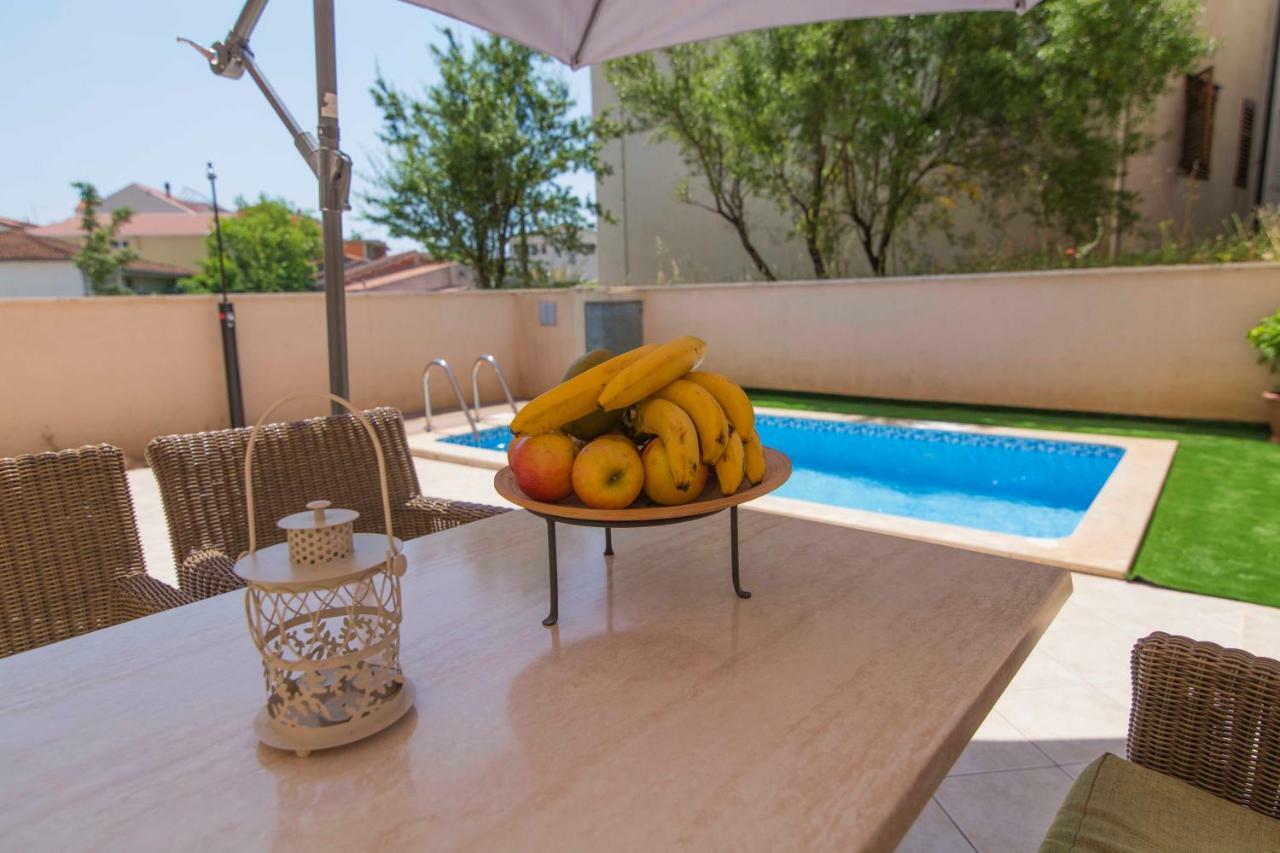 Apartman S Bazenom U Centru Apartment Makarska Exterior photo