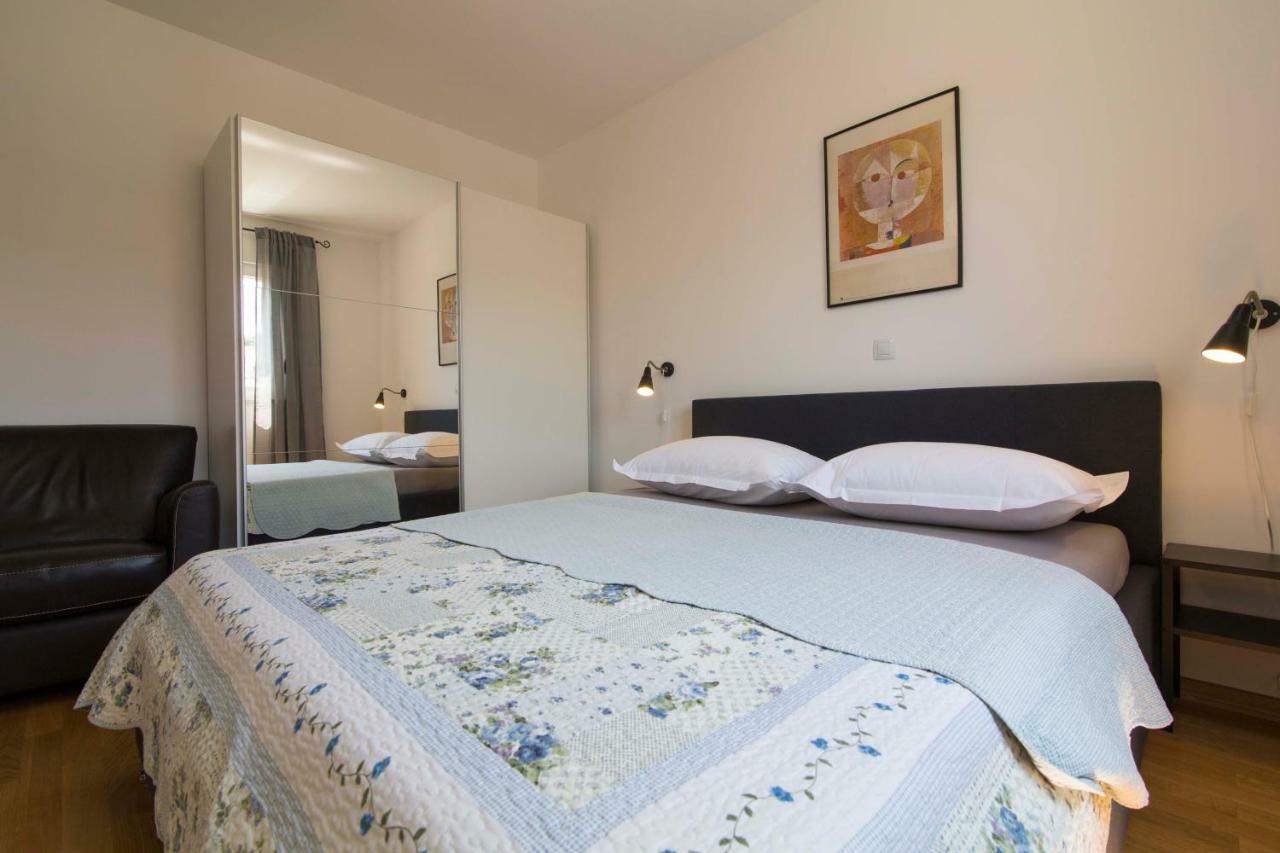 Apartman S Bazenom U Centru Apartment Makarska Exterior photo